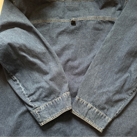 Silhouettes button down jean jacket with pockets. - Picture 11 of 11